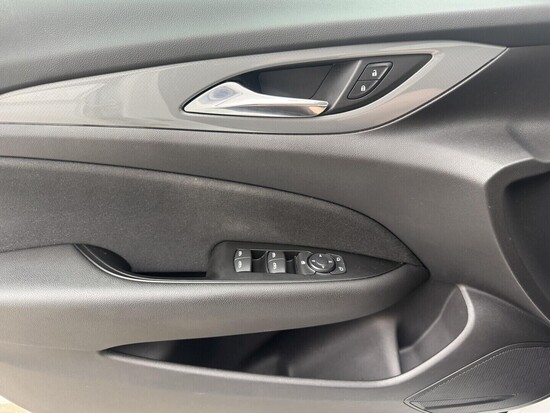 OPEL INSIGNIA  1.6 CDTi 100 kW manuál_5