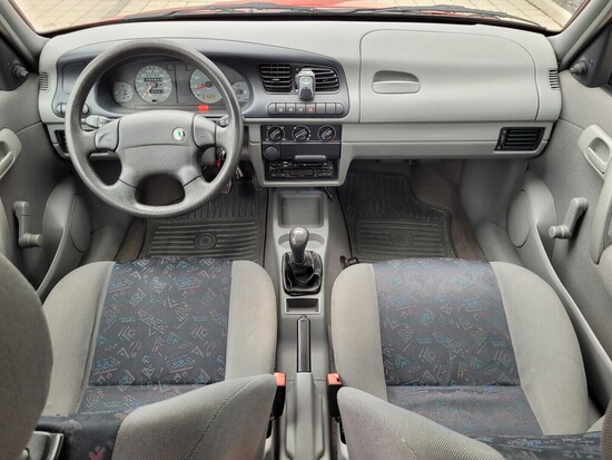 ŠKODA FELICIA Trumf 1.3 i 40 kW manuál_4