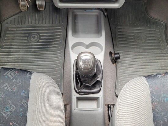 ŠKODA FELICIA Trumf 1.3 i 40 kW manuál_5