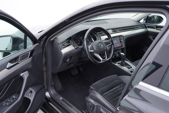 VOLKSWAGEN PASSAT VARIANT Elegance 2.0 TDI 110 kW automat, DPH_4