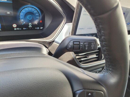 FORD FOCUS Active 1.0 EcoBoost 114 kW automat_5