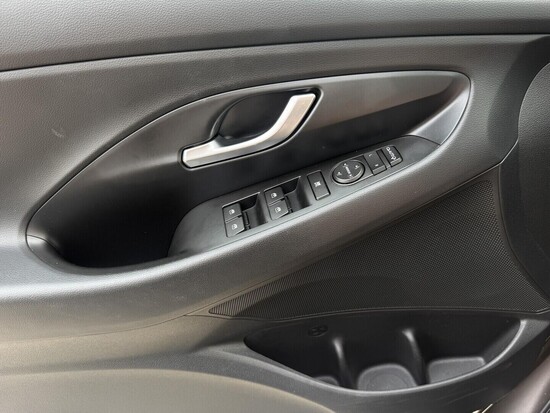 HYUNDAI I30  1.5 T-GDI 118 kW manuál_5