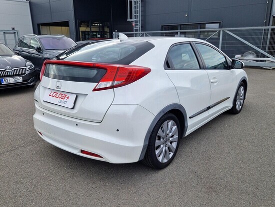 HONDA CIVIC Sport 1.8 i-VTEC 104 kW manuál_2