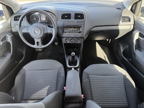 VOLKSWAGEN POLO Comfortline 1.2 HTP 51 kW manuál_4