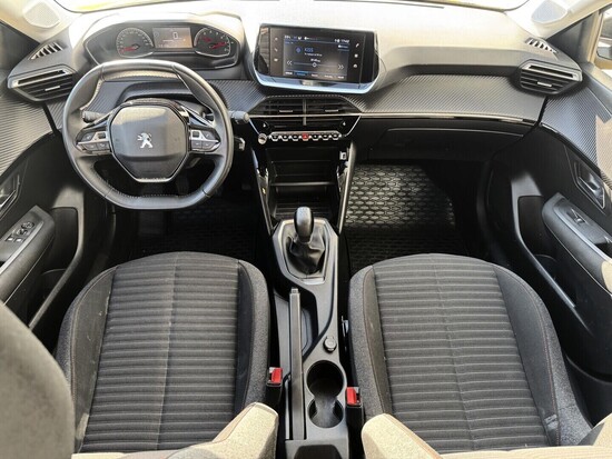 PEUGEOT 208  1.2 Puretech 55 kW manuál_4