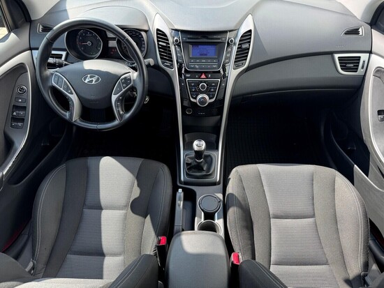 HYUNDAI I30 Trikolor Komfort 1.4 CVVT 74 kW manuál_4