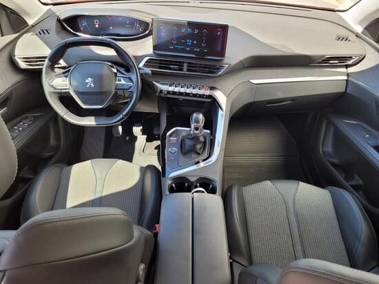 PEUGEOT 5008 Allure 1.2 PureTech  96 kW manuál_4