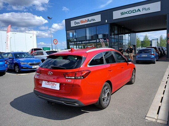 HYUNDAI I30 Smart 1.5  80 kW manuál_2