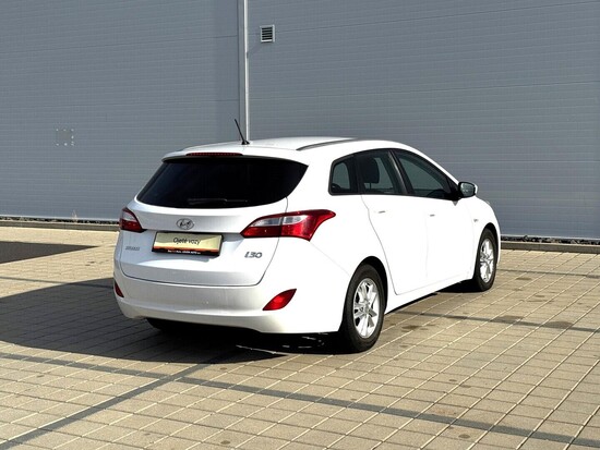 HYUNDAI I30 Trikolor 1.6 GDi 88 kW manuál_3