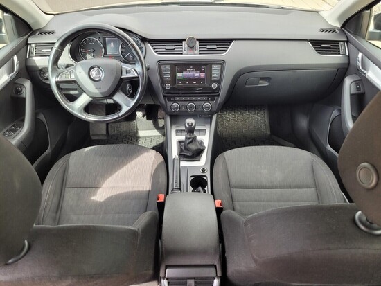 ŠKODA OCTAVIA Elegance 1.6 TDI 77 kW manuál_4