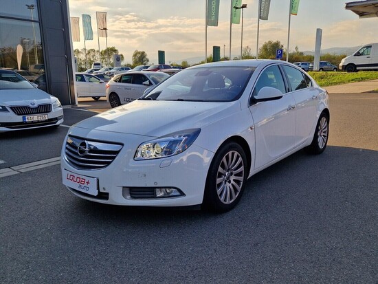 OPEL INSIGNIA Cosmo 2.0 CDTi 118 kW manuál_1