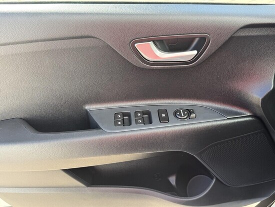 KIA STONIC Spin 1.2 DPI 57 kW manuál_5