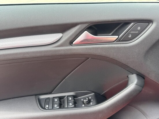 AUDI A3 SPORTBACK Ambition 2.0 TDI 110 kW manuál_5