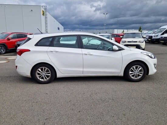 HYUNDAI I30 Trikolor 1.6 MPI 88 kW manuál_3