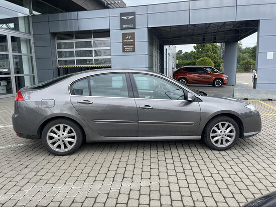 RENAULT LAGUNA 2.0 . 103 kW manuál_3