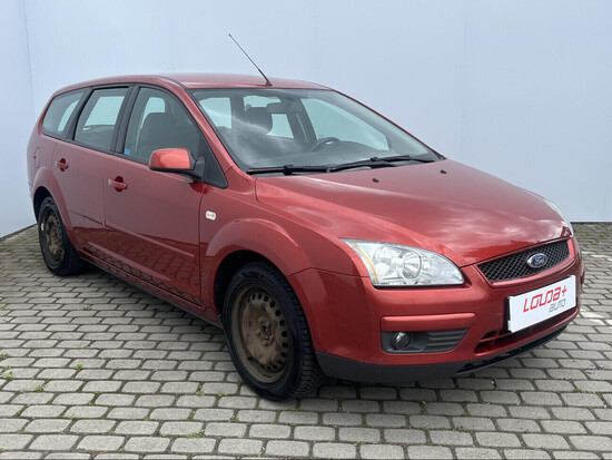 FORD FOCUS  1.6 . 74 kW manuál_3
