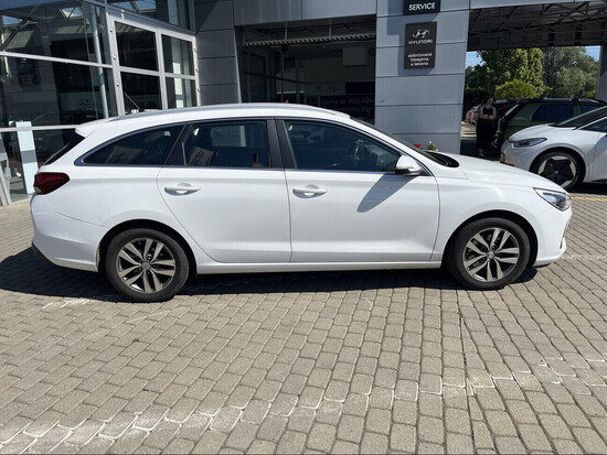 HYUNDAI I30 Style 1.6 CRDi 81 kW manuál_3