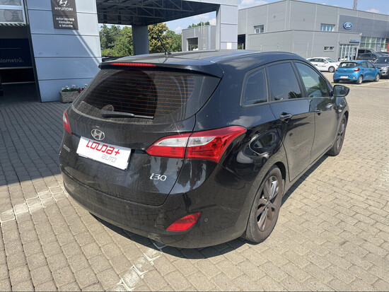 HYUNDAI I30 Trikolor 1.6 CRDi 81 kW manuál_2