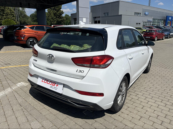 HYUNDAI I30 Comfort 1.5  81 kW manuál_2