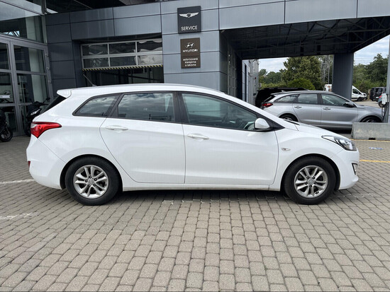 HYUNDAI I30 1.6 GDi 88 kW manuál_3