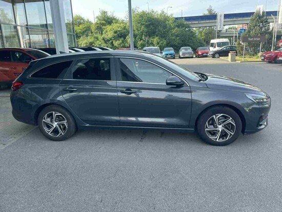HYUNDAI I30 Family Smart 1.5 DPI 81 kW manuál_3