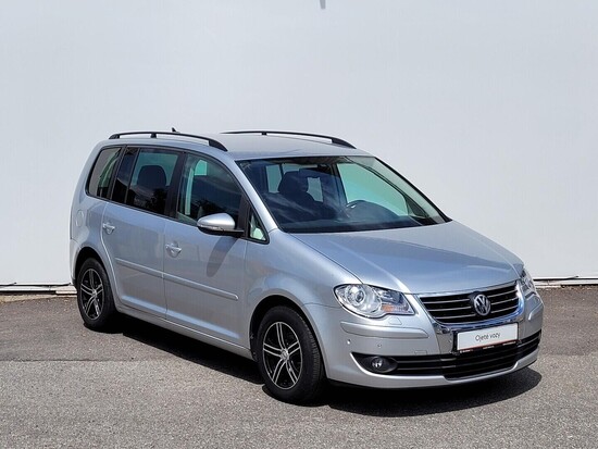 VOLKSWAGEN TOURAN Highline 1.4 TSI 103 kW manuál_3