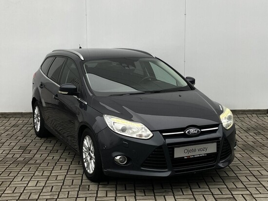 FORD FOCUS titanium 1.6  110 kW manuál_3