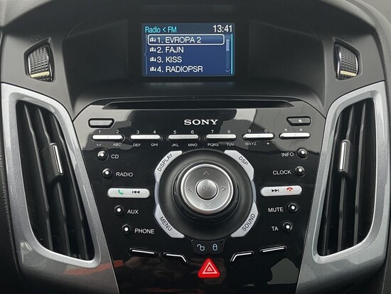 FORD FOCUS titanium 1.6  110 kW manuál_5