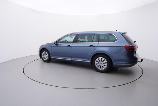 VOLKSWAGEN PASSAT VARIANT HIGHLINE 2.0 TDI 110 kW manuál_2