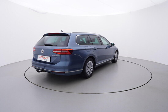 VOLKSWAGEN PASSAT VARIANT HIGHLINE 2.0 TDI 110 kW manuál_3