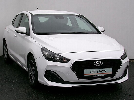HYUNDAI I30 FASTBACK Comfort  1.6  100 kW manuál_3