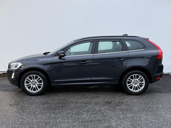 VOLVO XC60 Momentum 2.0 D4 133 kW manuál_2