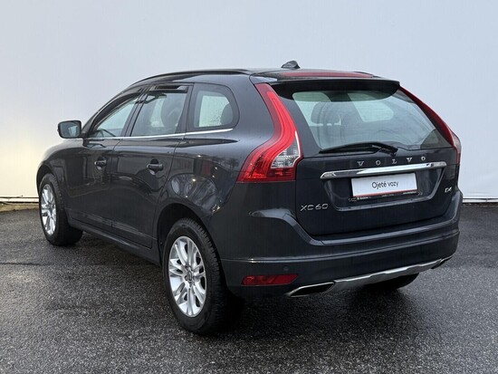 VOLVO XC60 Momentum 2.0 D4 133 kW manuál_3
