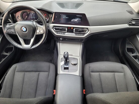 BMW ŘADA 3 Touring 2.0 320D 140 kW automat_4