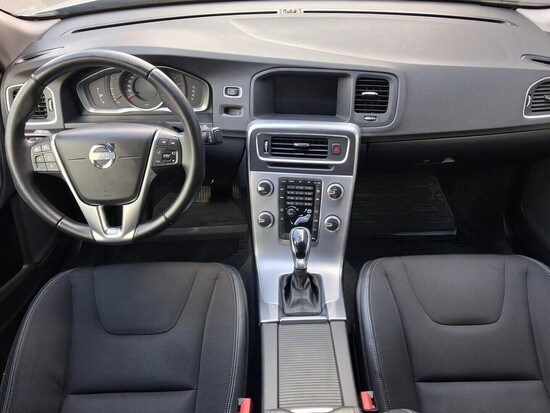 VOLVO S60 Cross Country 2.0 D3 110 kW automat_4