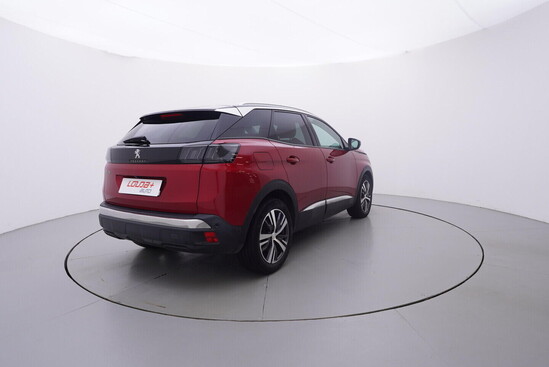 PEUGEOT 3008 Allure Pack 1.2 PureTech 96 kW manuál_3