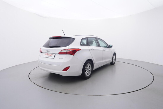 HYUNDAI I30 Trikolor 1.6 GDi 88 kW manuál_3