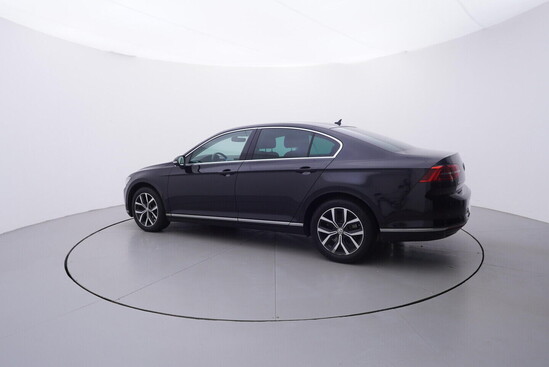 VOLKSWAGEN PASSAT Highline 2.0 TDI 110 kW manuál_2