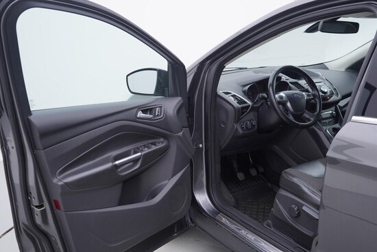 FORD KUGA Titanium 1.5  110 kW manuál_4