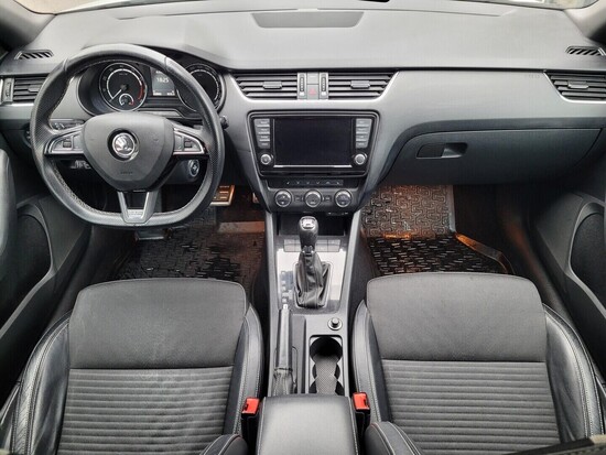 ŠKODA OCTAVIA RS 2.0 TSI 162 kW automat_4