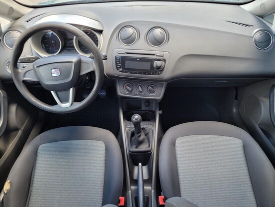 SEAT IBIZA Style 1.4 16V 63 kW manuál_4