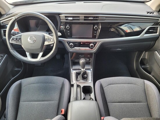 SSANG-YONG KORANDO 1.5 Turbo e-XGI 163 120 kW manuál_4