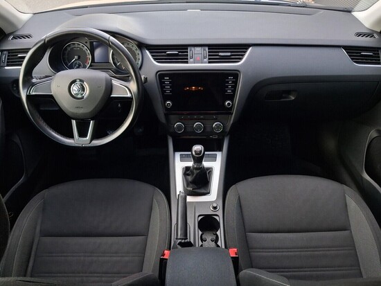 ŠKODA OCTAVIA Ambiente 1.6 TDI 85 kW manuál, DPH_4