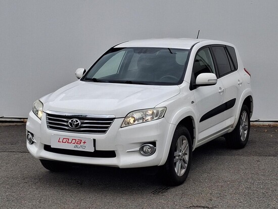TOYOTA RAV4 Premium 2.2 D-CAT 110 kW automat_1