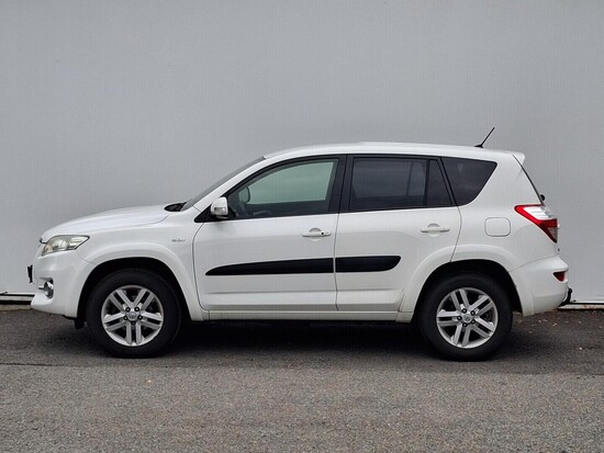 TOYOTA RAV4 Premium 2.2 D-CAT 110 kW automat_2