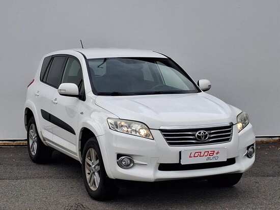 TOYOTA RAV4 Premium 2.2 D-CAT 110 kW automat_3