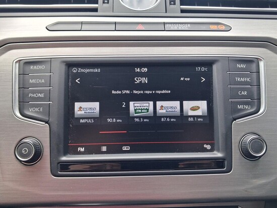 VOLKSWAGEN PASSAT Comfortline 2.0 TDI 110 kW manuál_5