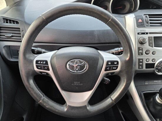 TOYOTA VERSO  1.6  _ kW manuál_5