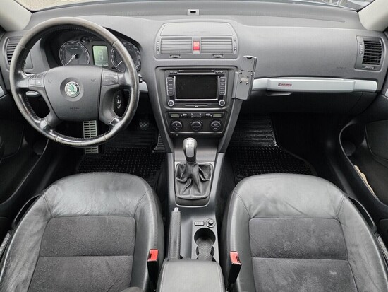 ŠKODA OCTAVIA Scout 2.0 TDI 103 kW manuál_4