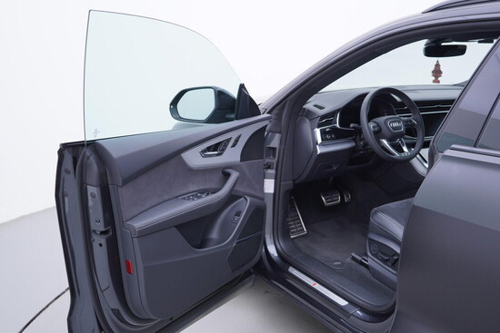 AUDI Q8 S-Line 3.0 TDI 210 kW automat, DPH_4